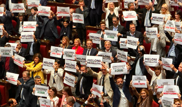 Piero De Luca: «Governo Meloni non ha più una maggioranza solida»
