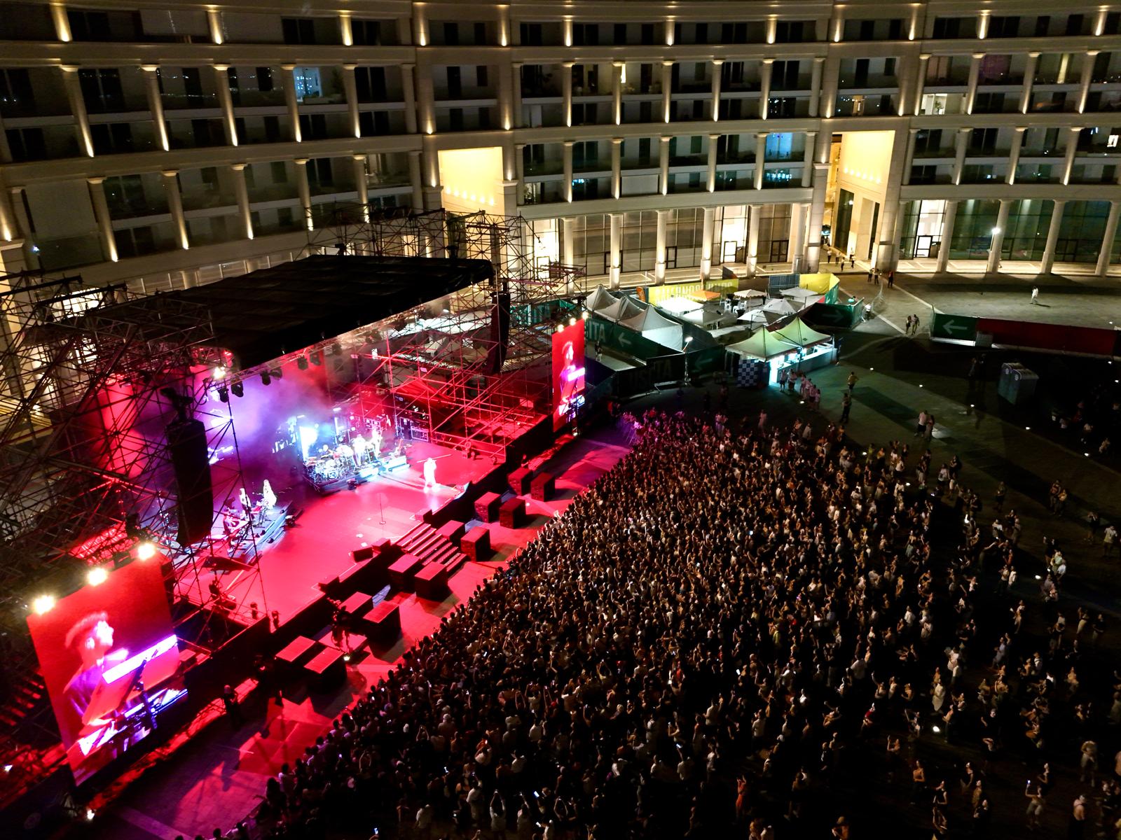 Tommaso Paradiso domani in Piazza della Libertà con il suo pop d’autore.