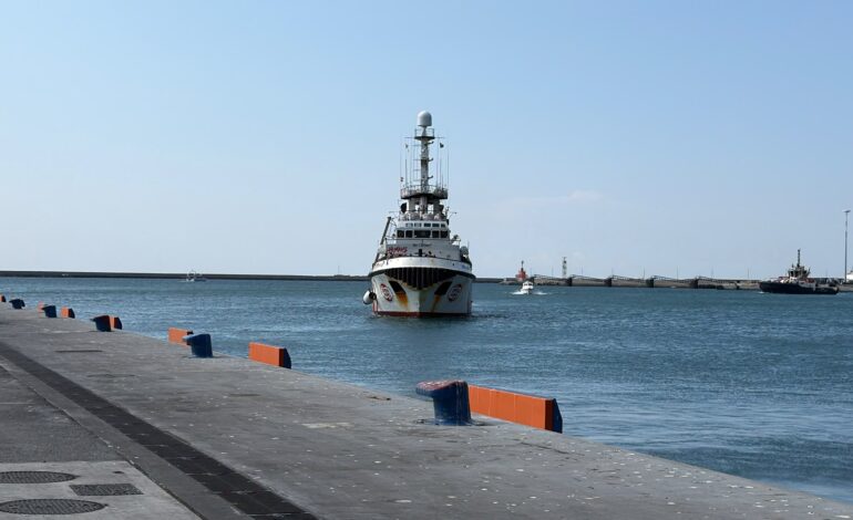 Open Arms a Salerno con 6 migranti