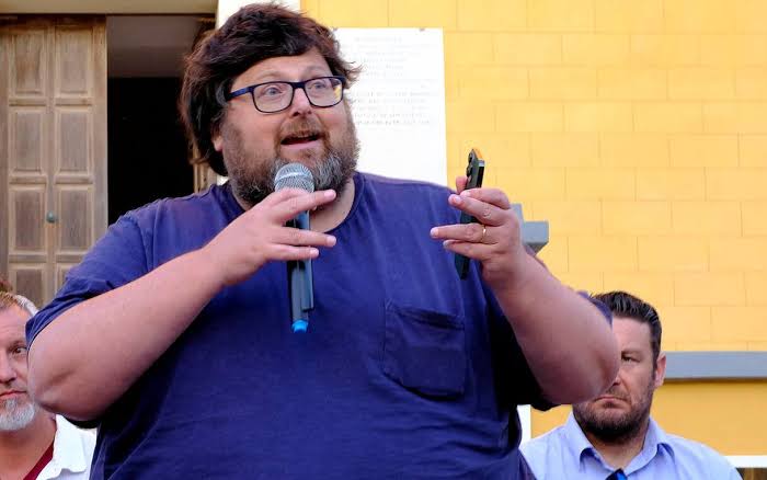 Truffa con scommesse collettive, arrestato Mario Adinolfi
