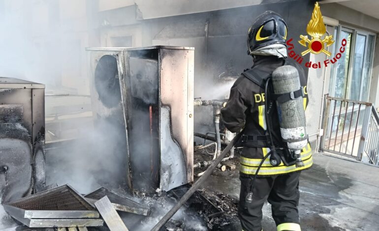 Ruggi, incendio al Pronto soccorso. Il video