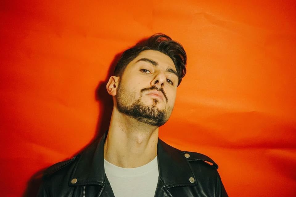Pitti Pizza & Friends: Alek, il cantautore che  trasforma emozioni in musica