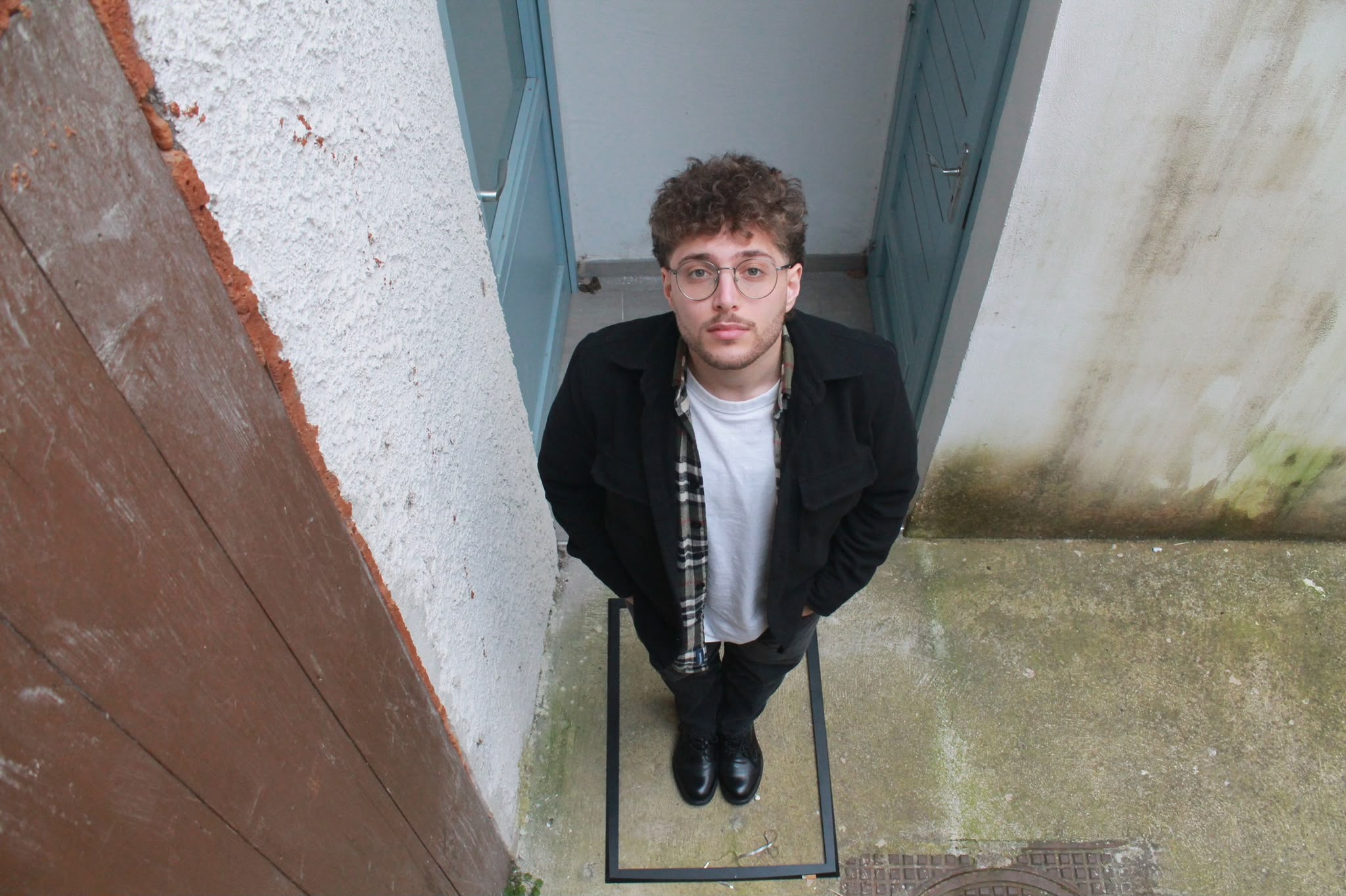 Antonio Calabrese, il folk  che racconta storie