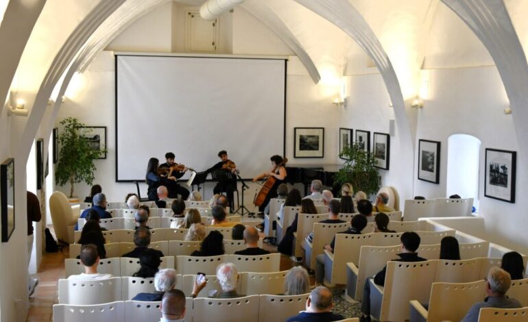 RAVELLO. Salotto musicale di Nevile Reid