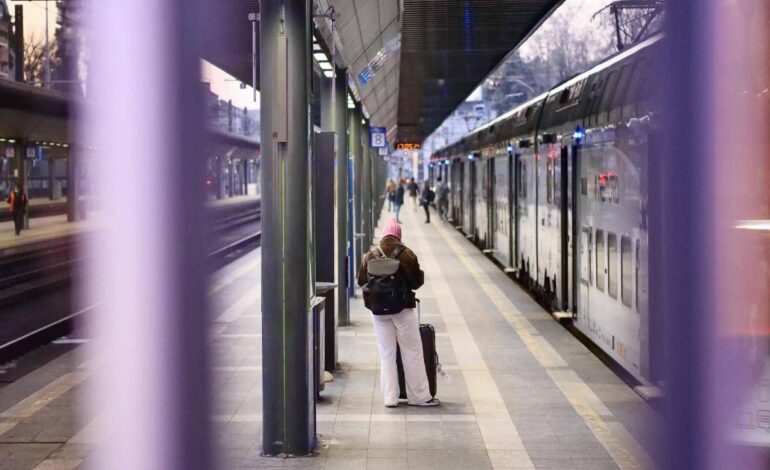 Sciopero generale 30 ottobre 2026, venerdì nero: a rischio treni, aerei, bus e scuola