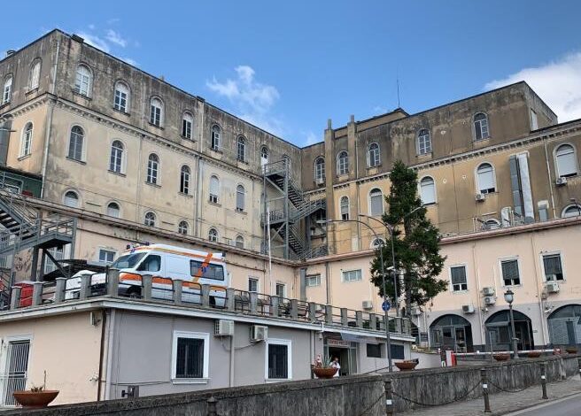 Cava, ginecologo condannato per abusi sessuali nominato responsabile dell’ambulatorio